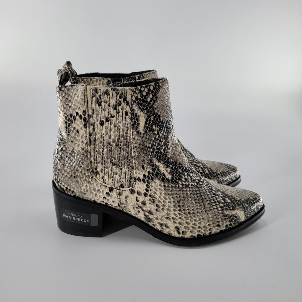 Blondo Women's Elvina Waterproof Snakeskin Ankle Bootie Size 7.5M